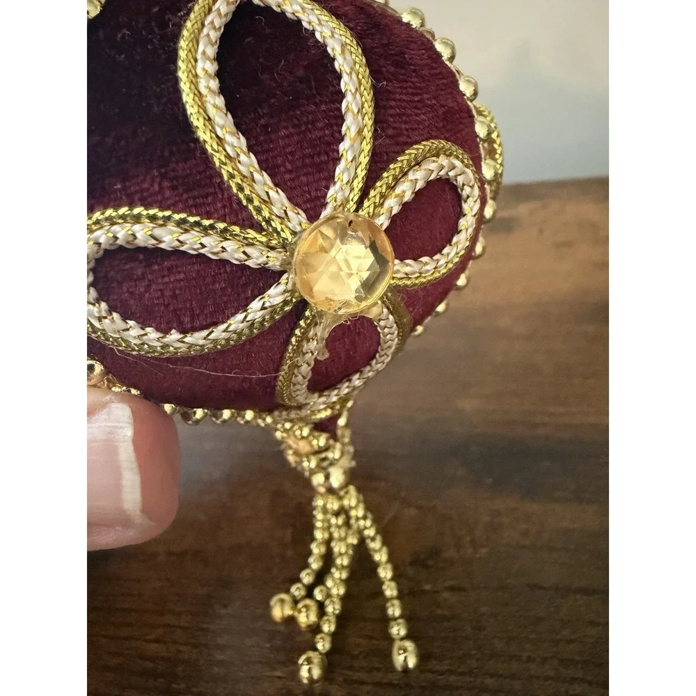 The Unbranded Brand vintage handcrafted
